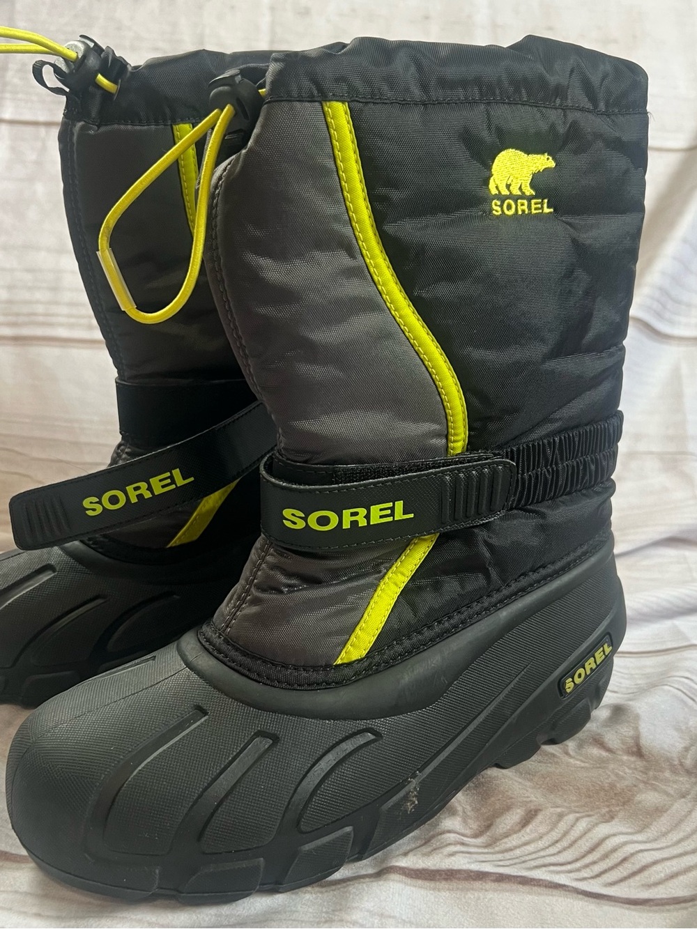 Sorel Black Boots with Neon Yellow Accents Mens 5